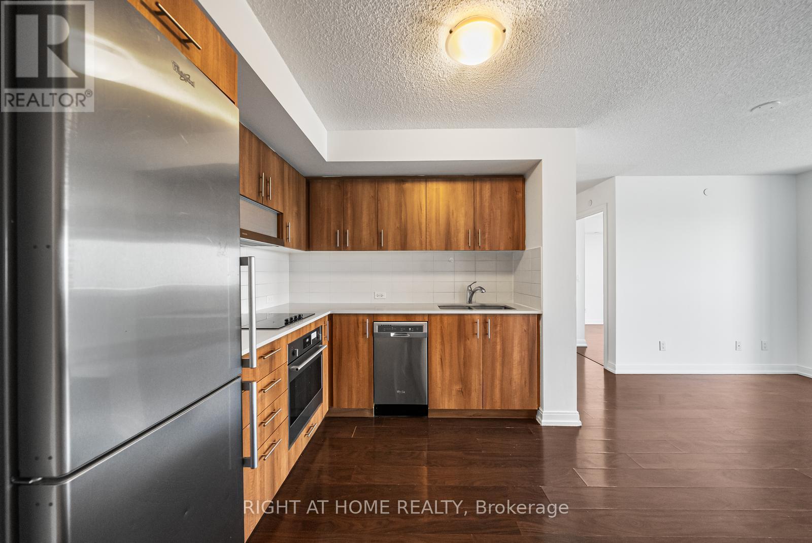 #1505 255 VILLAGE GREEN SQUARE - 2