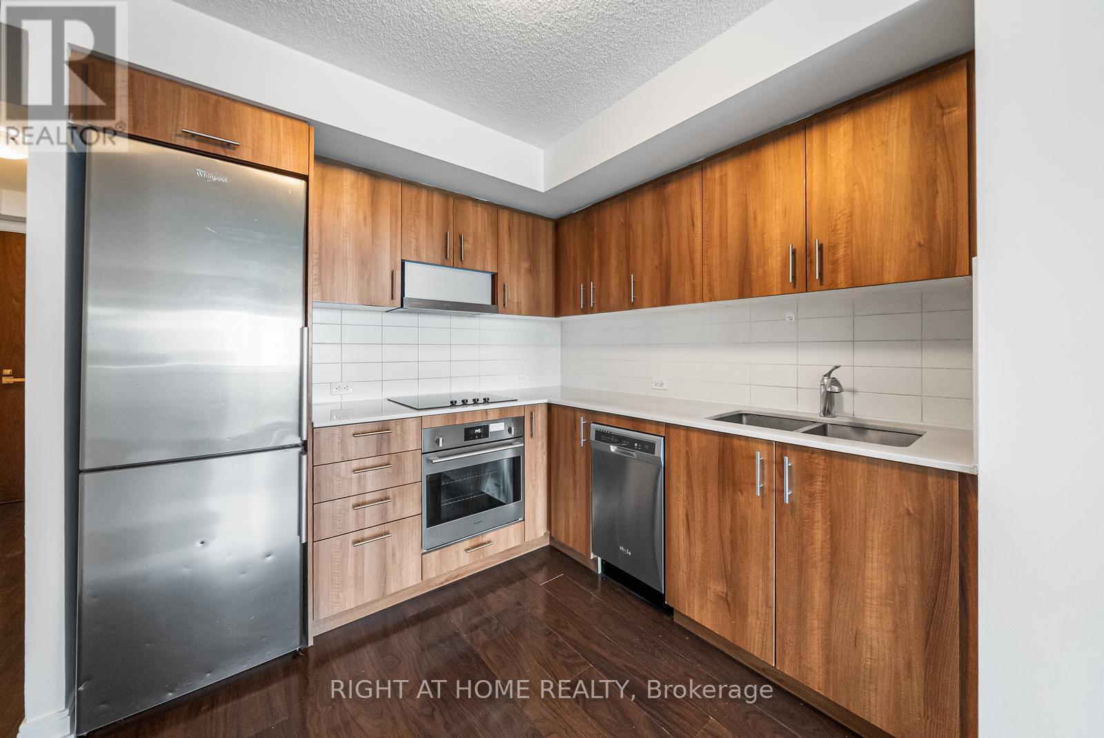 #1505 255 VILLAGE GREEN SQUARE - 9
