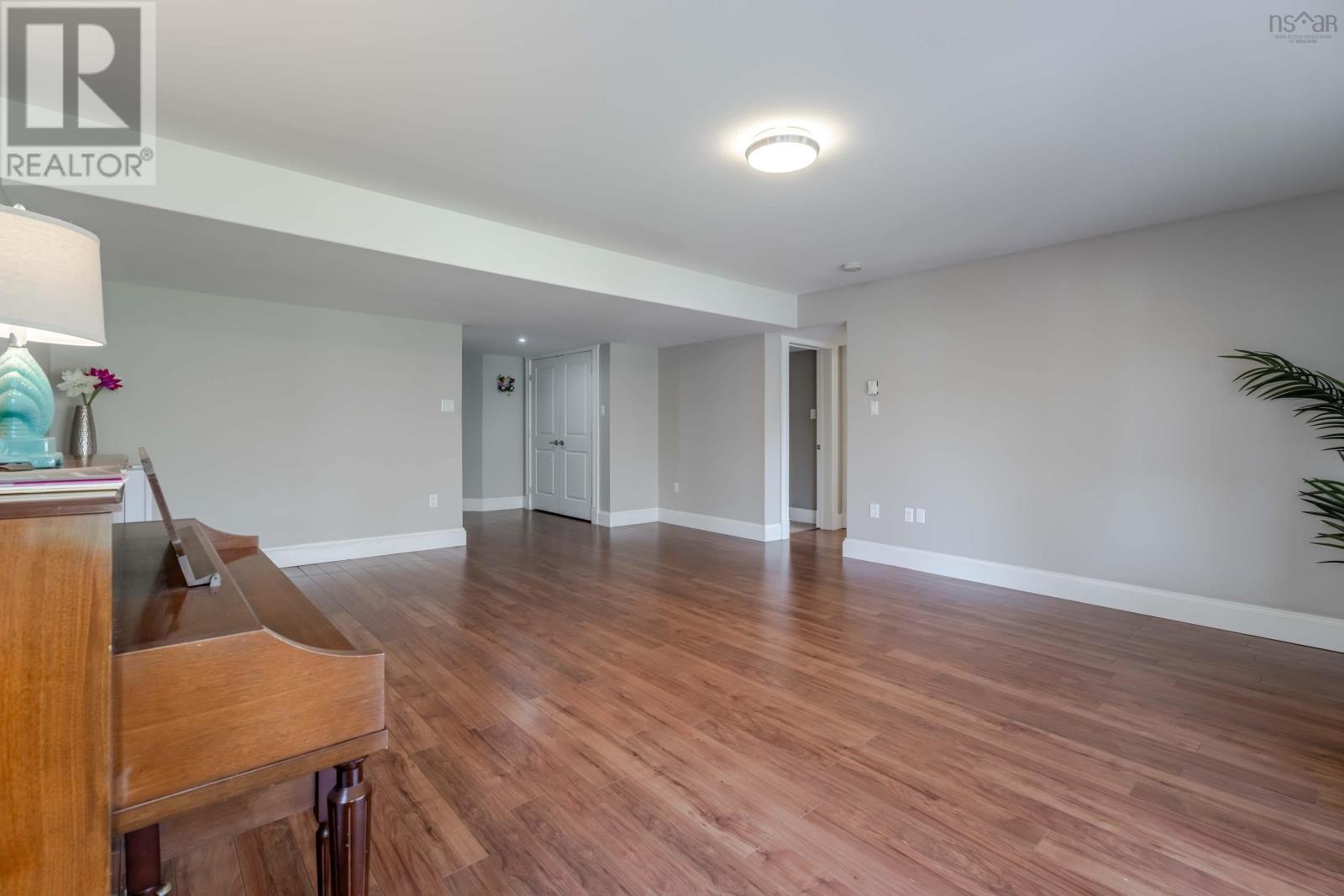 Property 11 of 49 of 33 Sedgewick Place