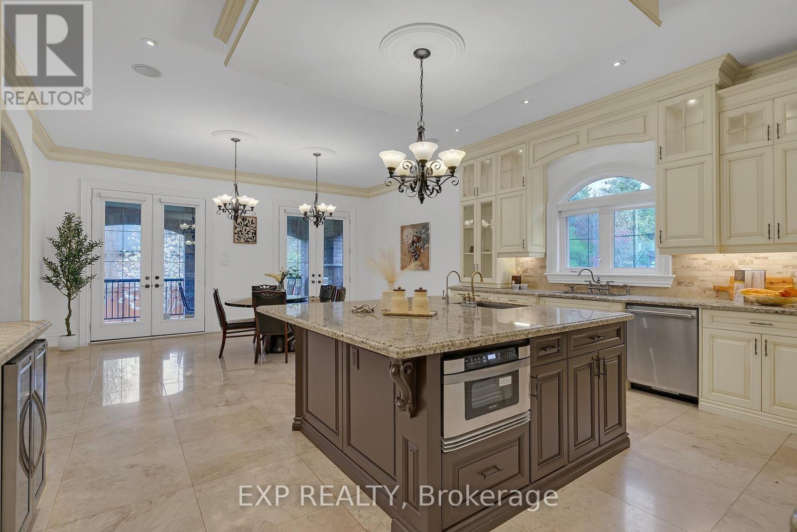 127 MAY AVENUE - 21