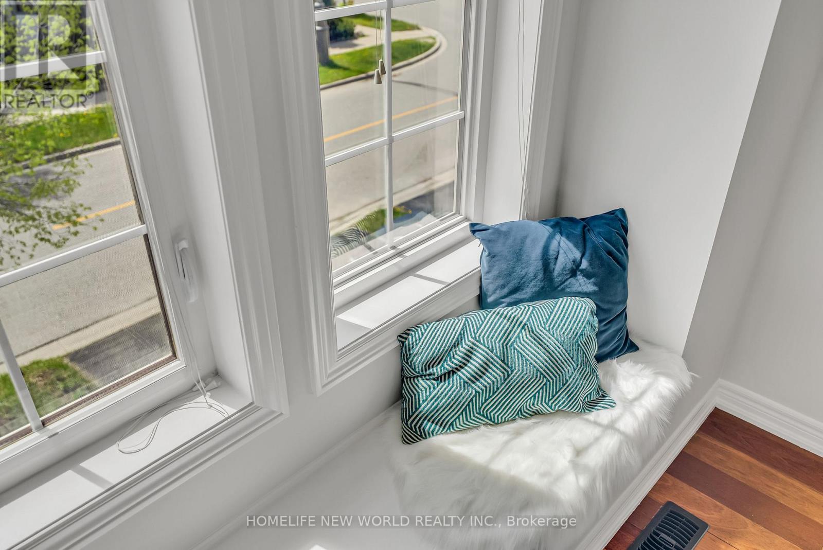 92 ESTRELLA CRESCENT S - 36