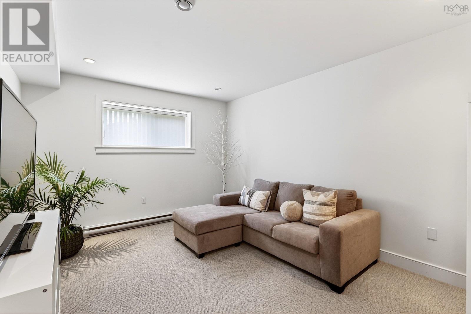 Property 34 of 47 of 50 Avebury Court