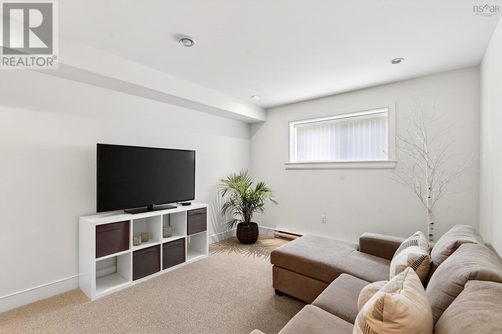 Property 23 of 47 of 50 Avebury Court