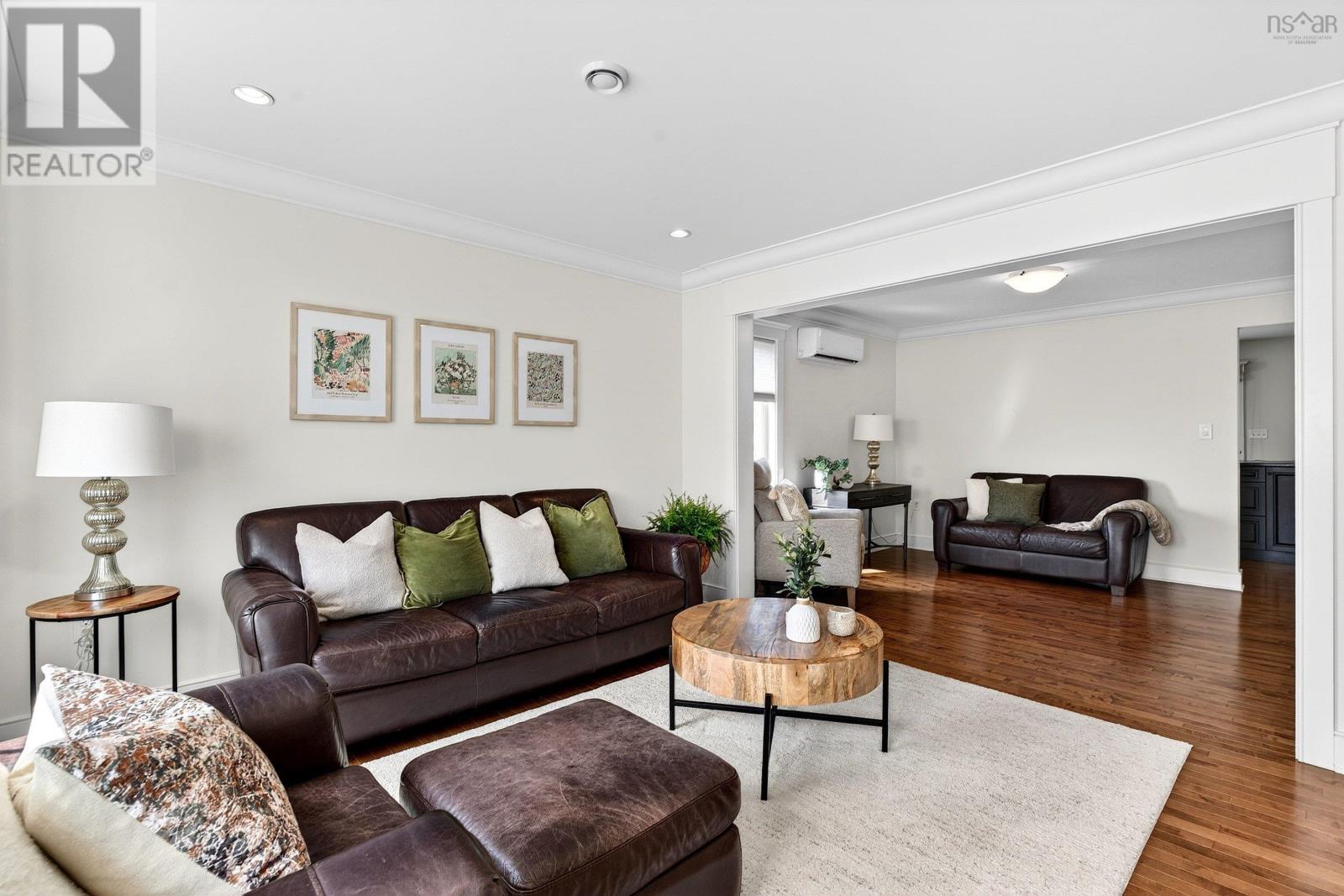 Property 24 of 47 of 50 Avebury Court