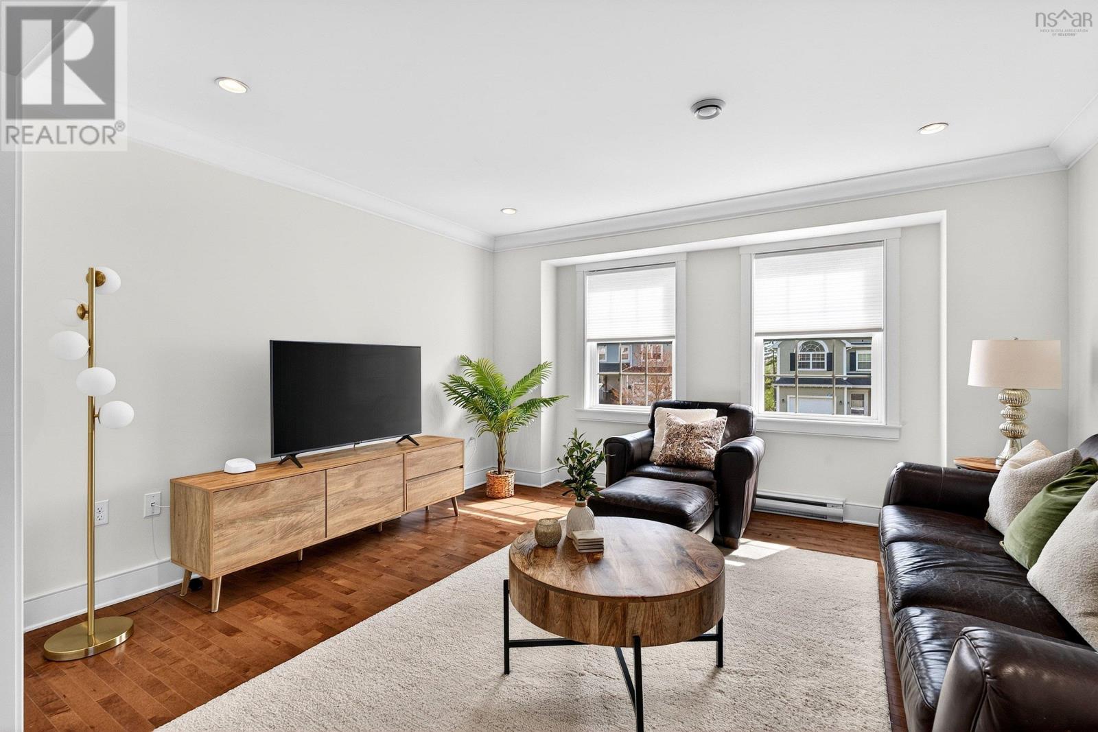Property 32 of 47 of 50 Avebury Court