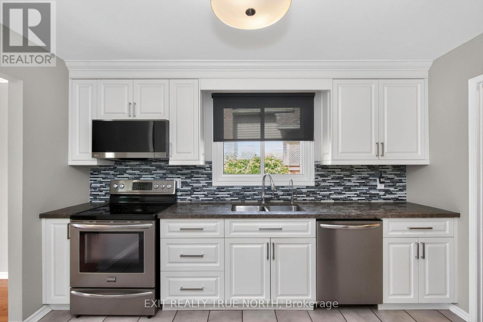64 GOSNEY CRESCENT - 4