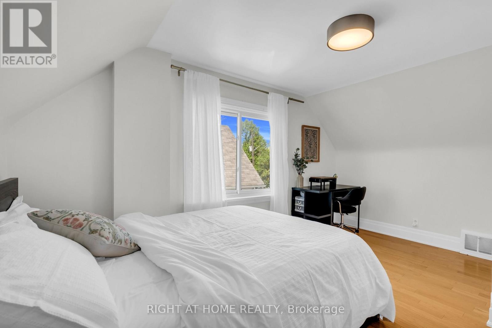 15 ALVINSTON ROAD - 33