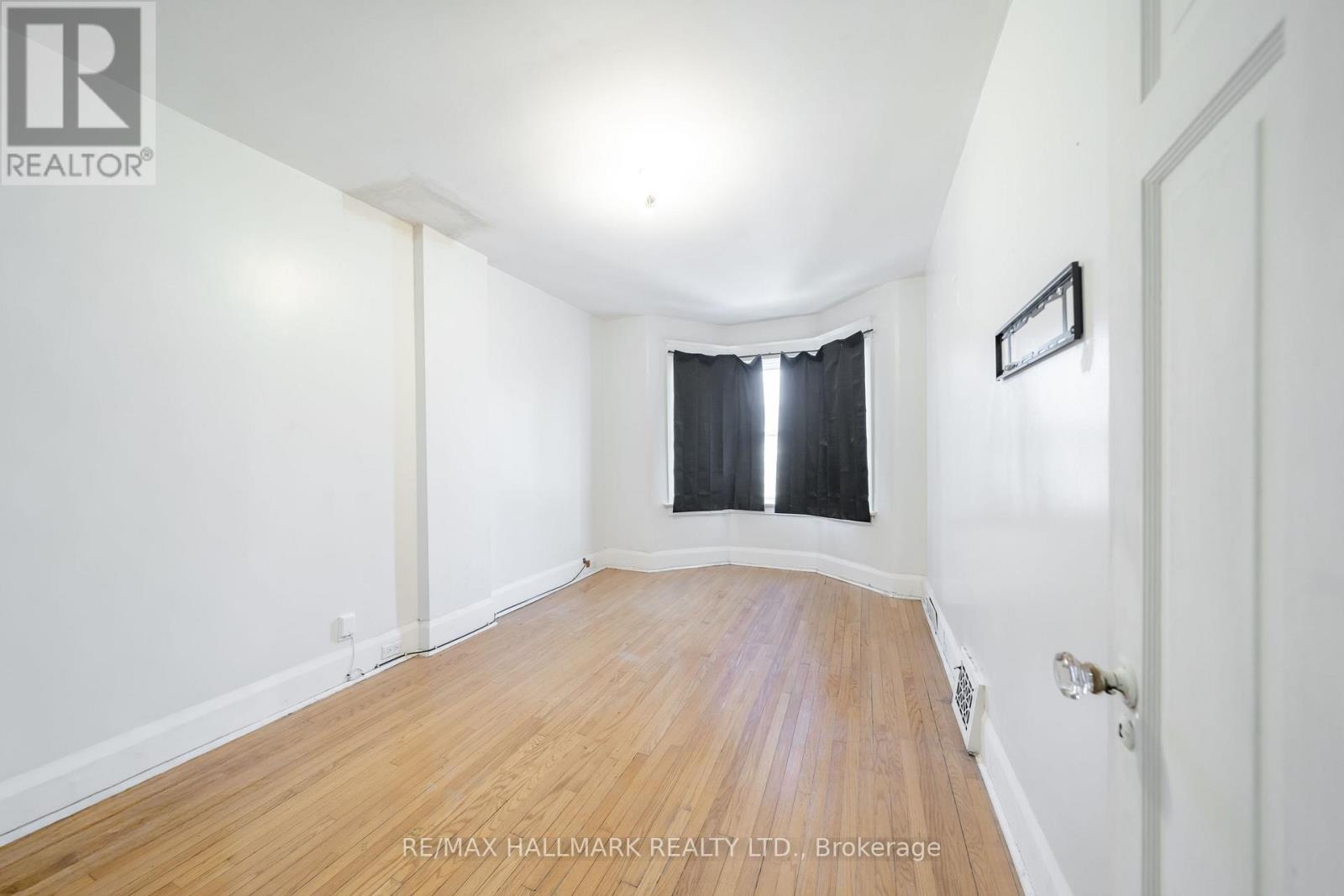 31 GATES AVENUE - 20