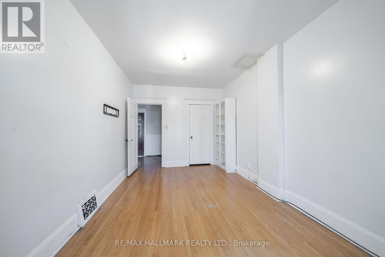 31 GATES AVENUE - 22