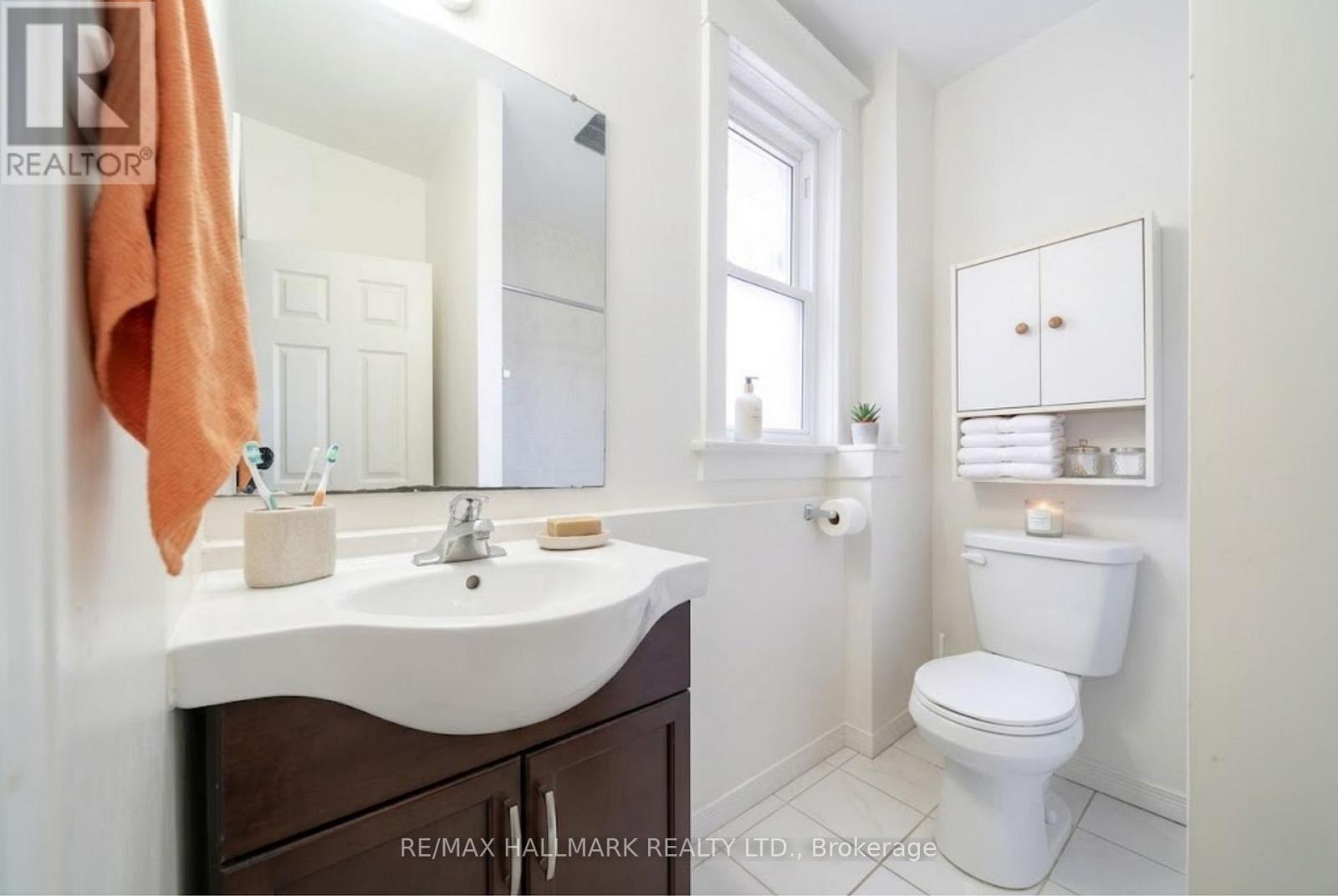 31 GATES AVENUE - 23