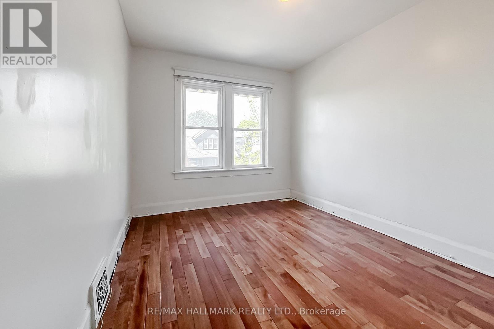 31 GATES AVENUE - 14