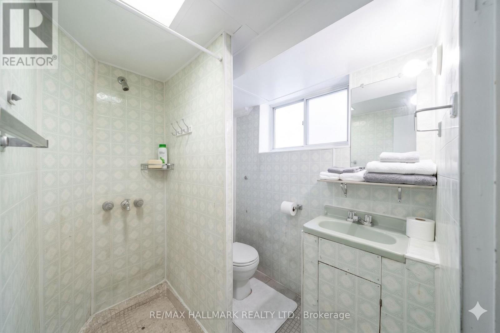 31 GATES AVENUE - 28