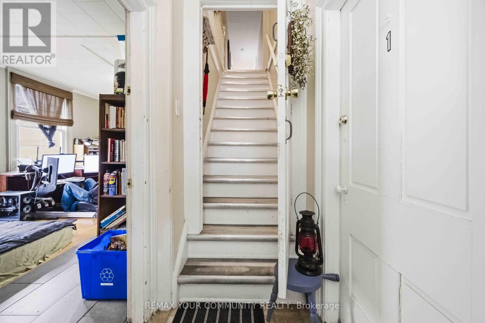 6153 MAIN STREET - 9