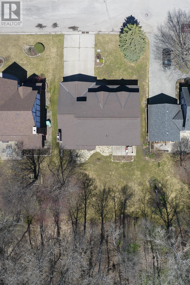 97 Greenview LN, Sault Ste. Marie, Ontario, P6A6K8 — Photo 4