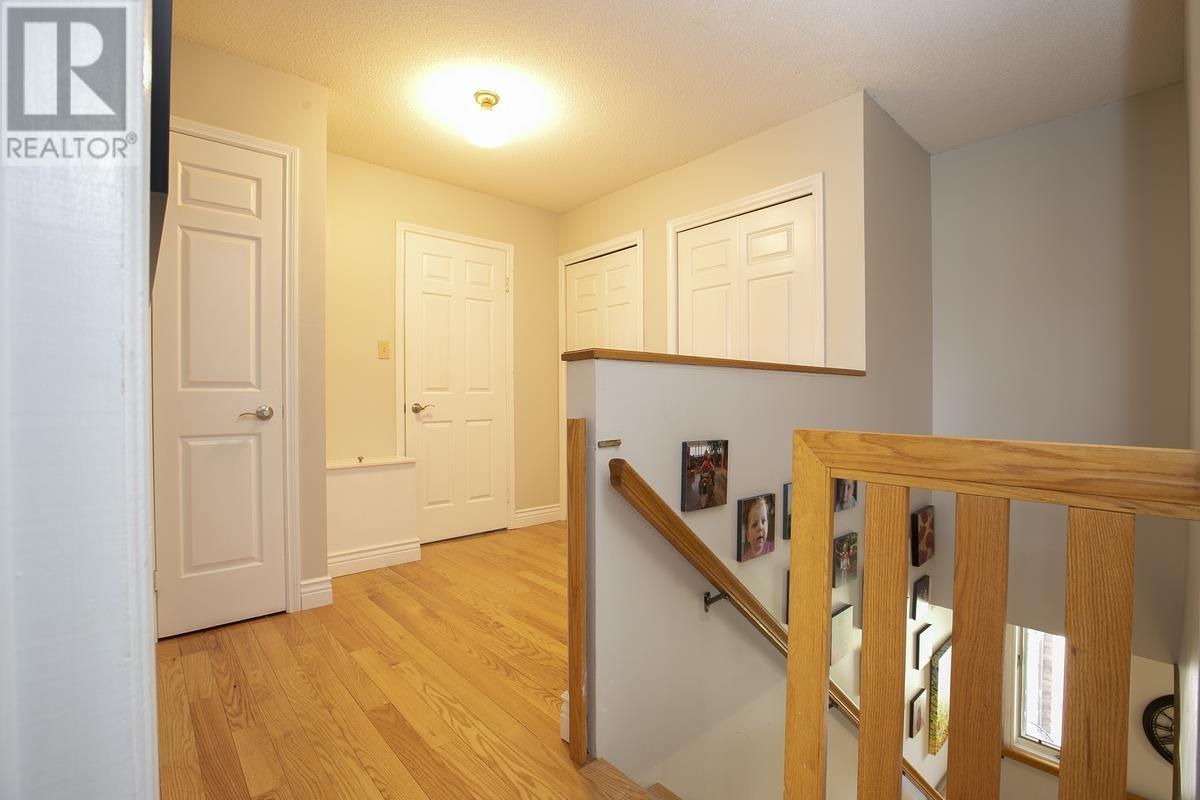 97 Greenview LN, Sault Ste. Marie, Ontario, P6A6K8 — Photo 18