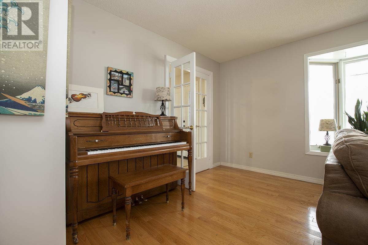 97 Greenview LN, Sault Ste. Marie, Ontario, P6A6K8 — Photo 7