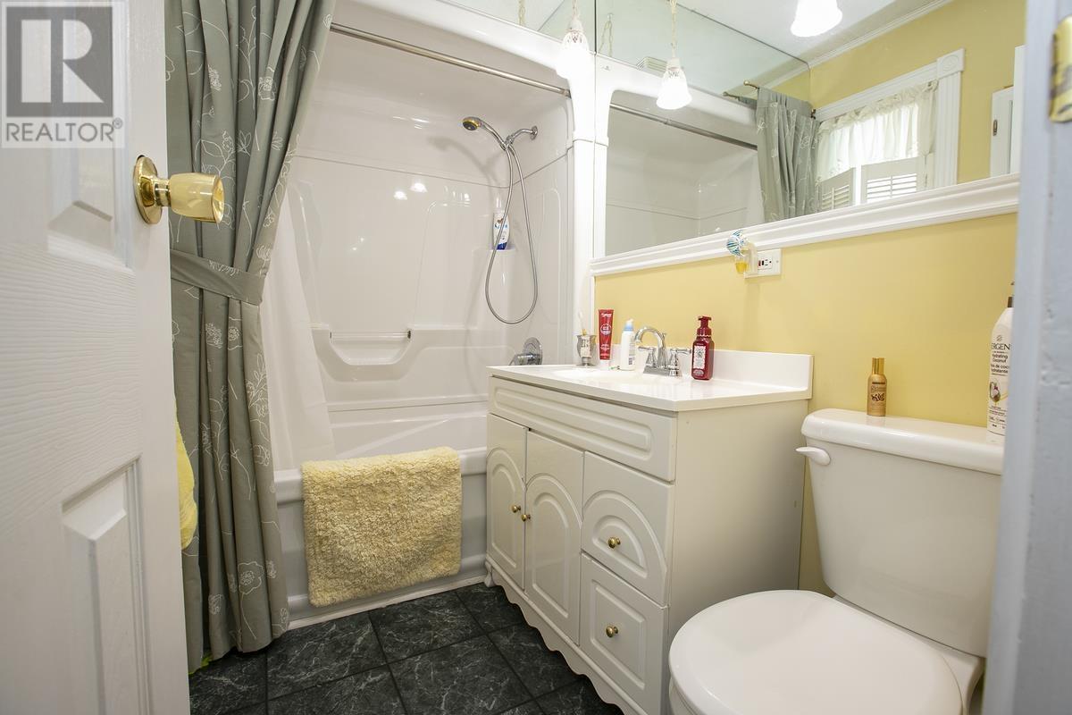 63 Weldon AVE, Sault Ste. Marie, Ontario, P6B3C5 — Photo 4