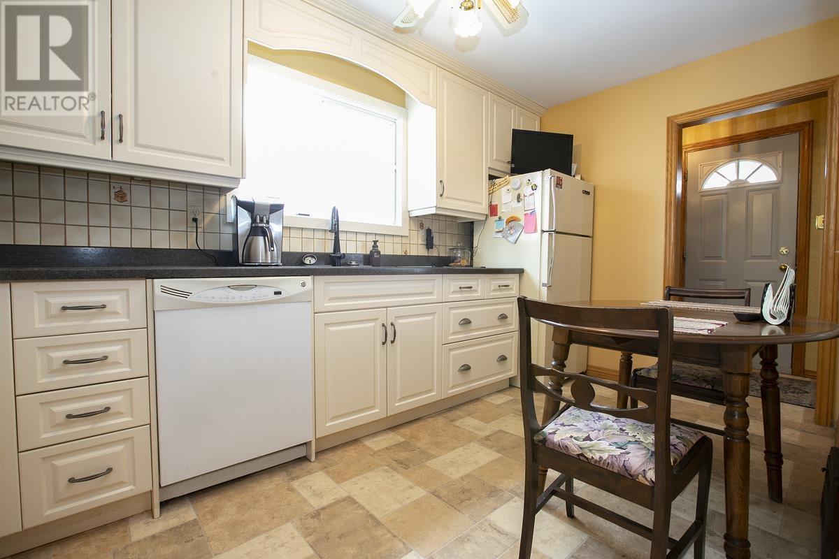 63 Weldon AVE, Sault Ste. Marie, Ontario, P6B3C5 — Photo 40