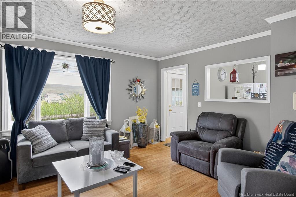 32 Montgomery Crescent - 7