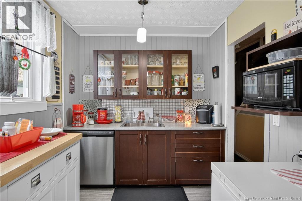 32 Montgomery Crescent - 12