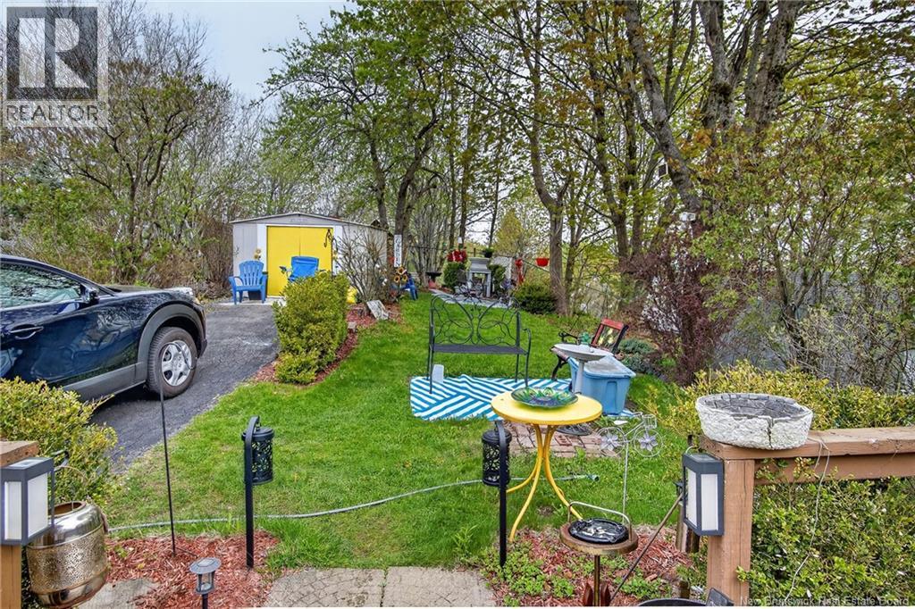 32 Montgomery Crescent - 25