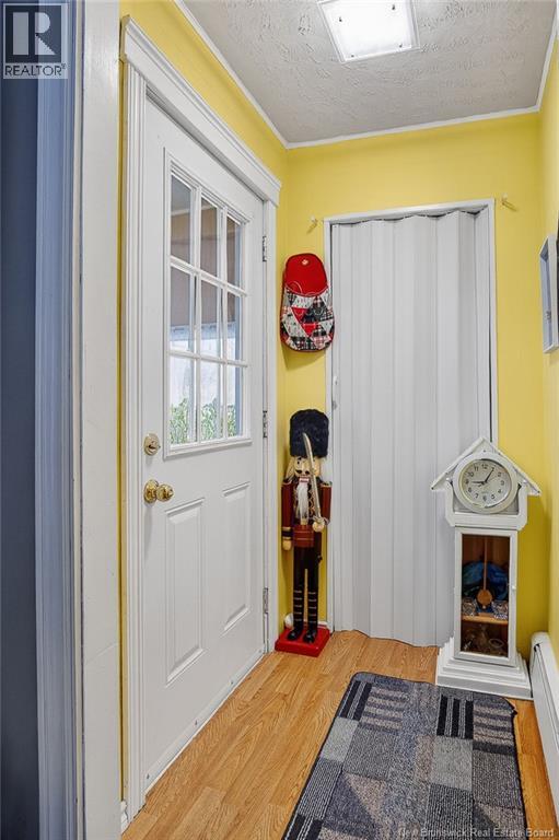 32 Montgomery Crescent - 6