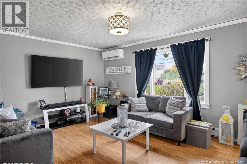 32 Montgomery Crescent - 8