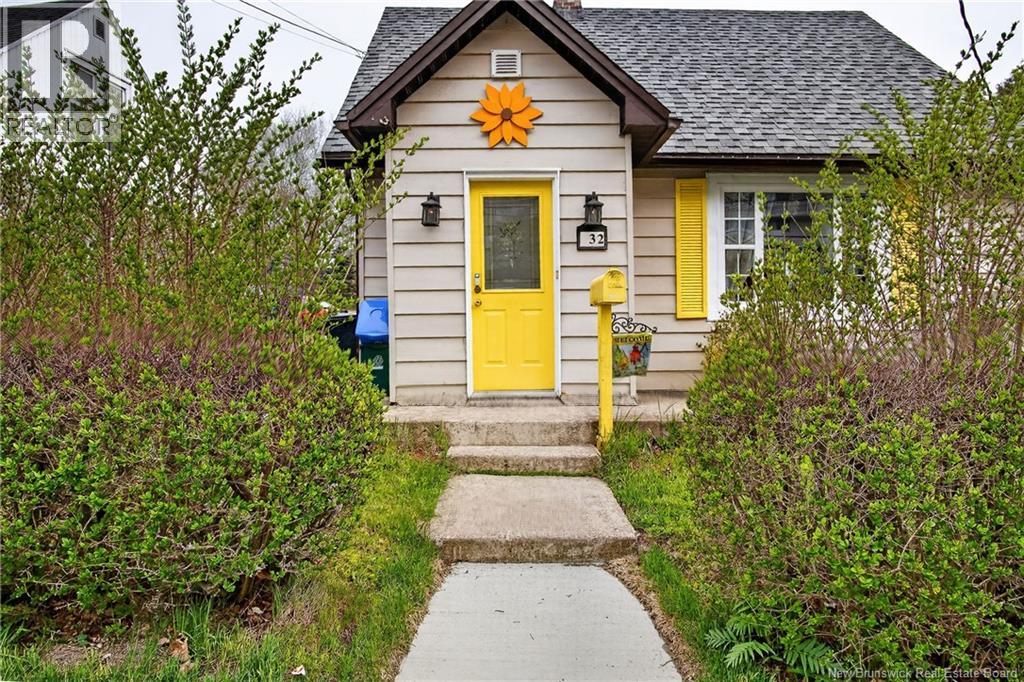 32 Montgomery Crescent - 4