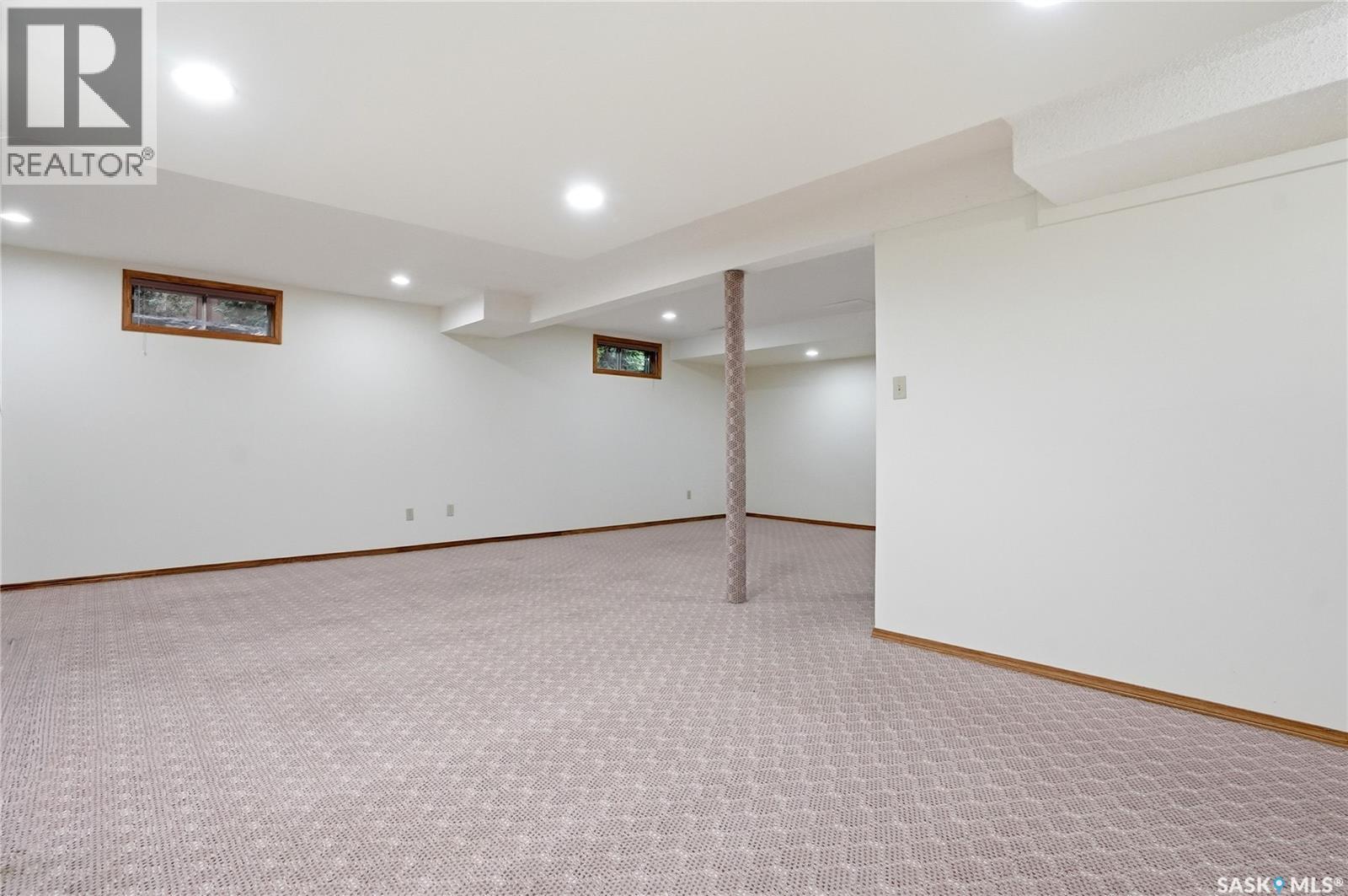540 Nesslin CRESCENT - 44