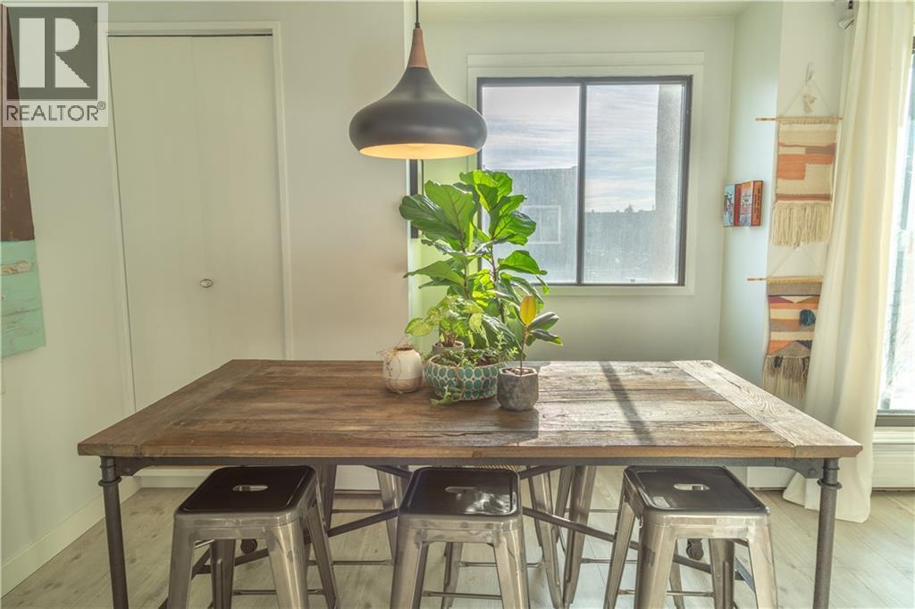 #405 523 15 Avenue SW - 8