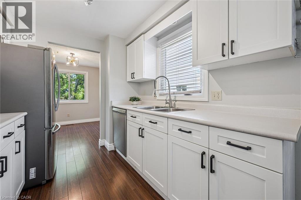 189 MIDDLEBURY Drive, Waterloo, Ontario, N2T2H8 — Photo 9