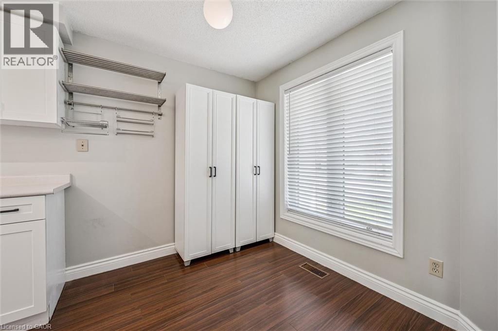 189 MIDDLEBURY Drive, Waterloo, Ontario, N2T2H8 — Photo 10