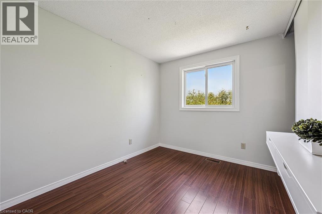 189 MIDDLEBURY Drive, Waterloo, Ontario, N2T2H8 — Photo 4