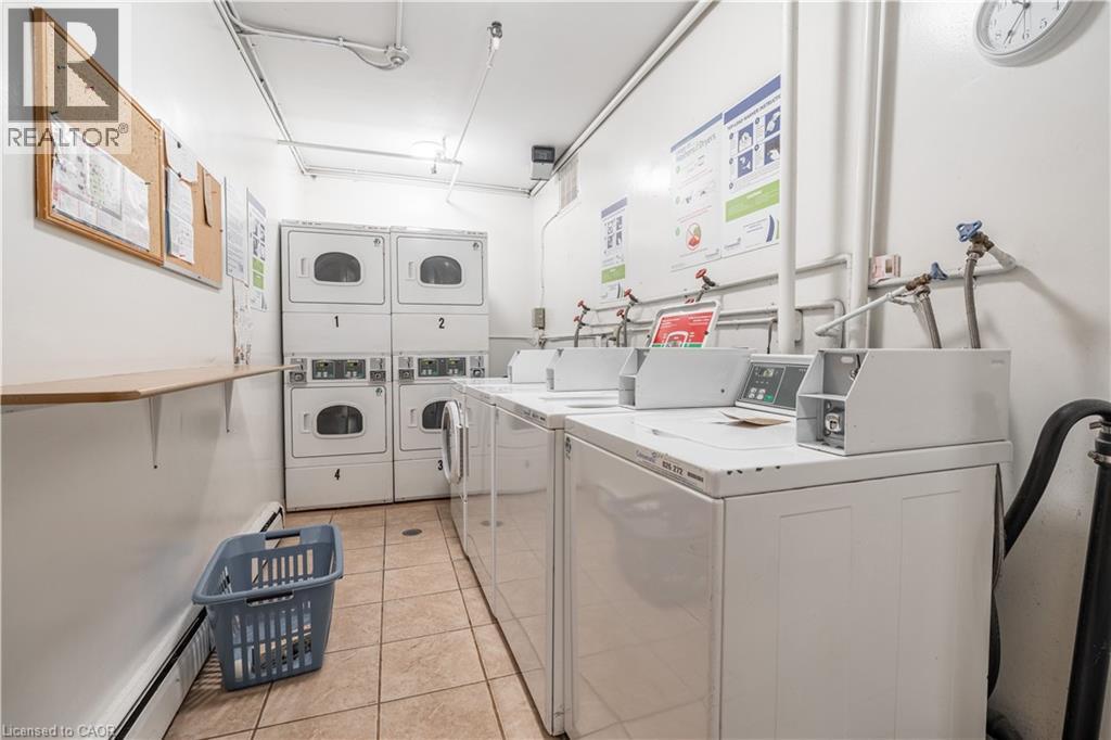 #204 141 CATHARINE Street - 25