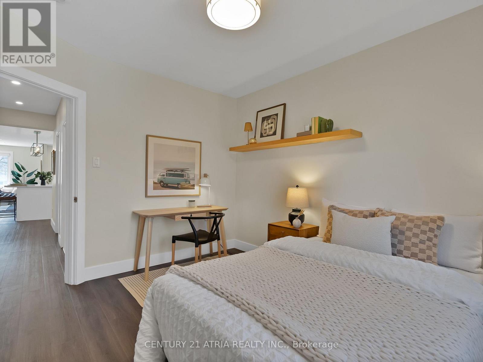 10 DUNROBIN DRIVE - 13