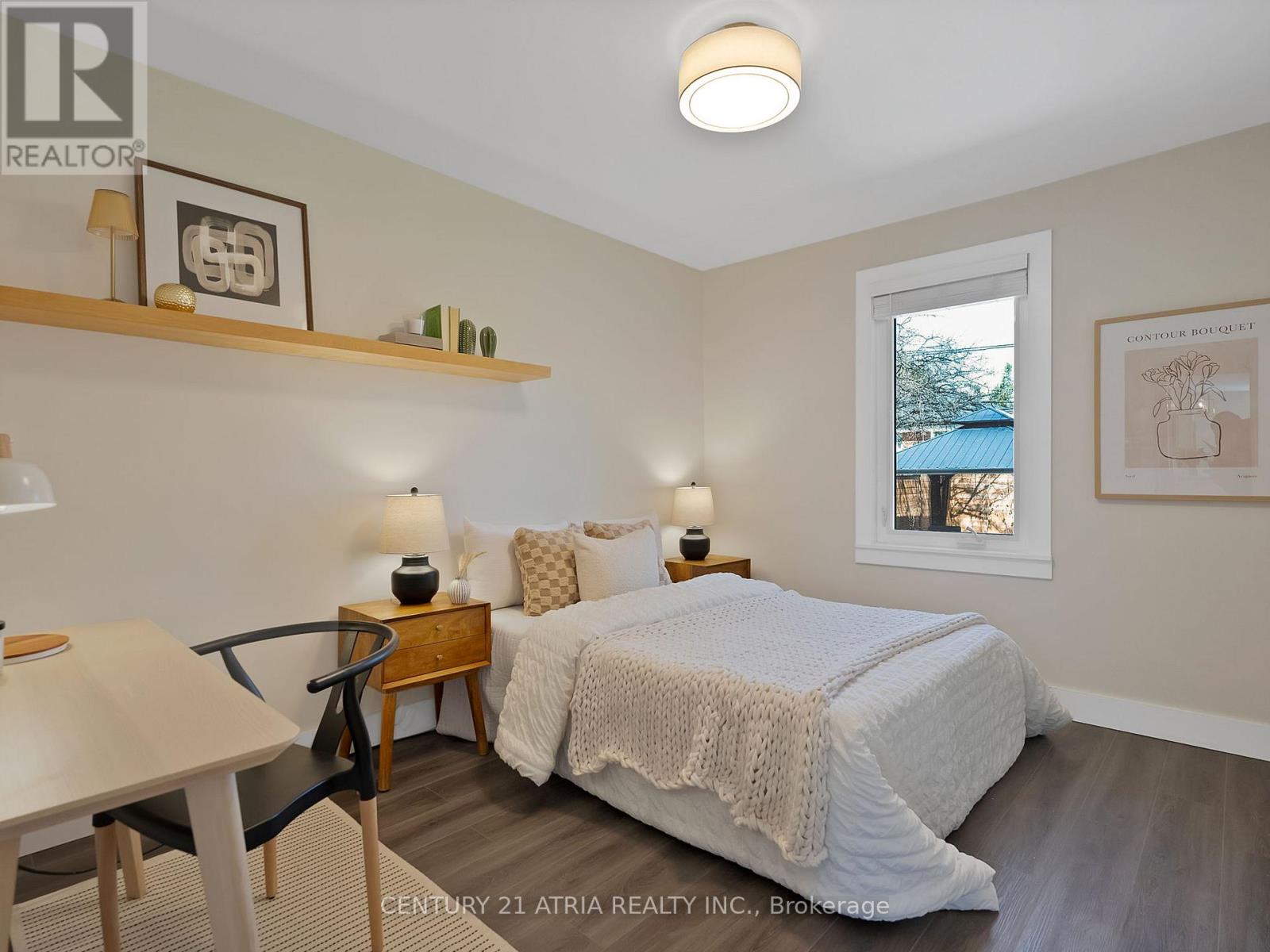 10 DUNROBIN DRIVE - 14