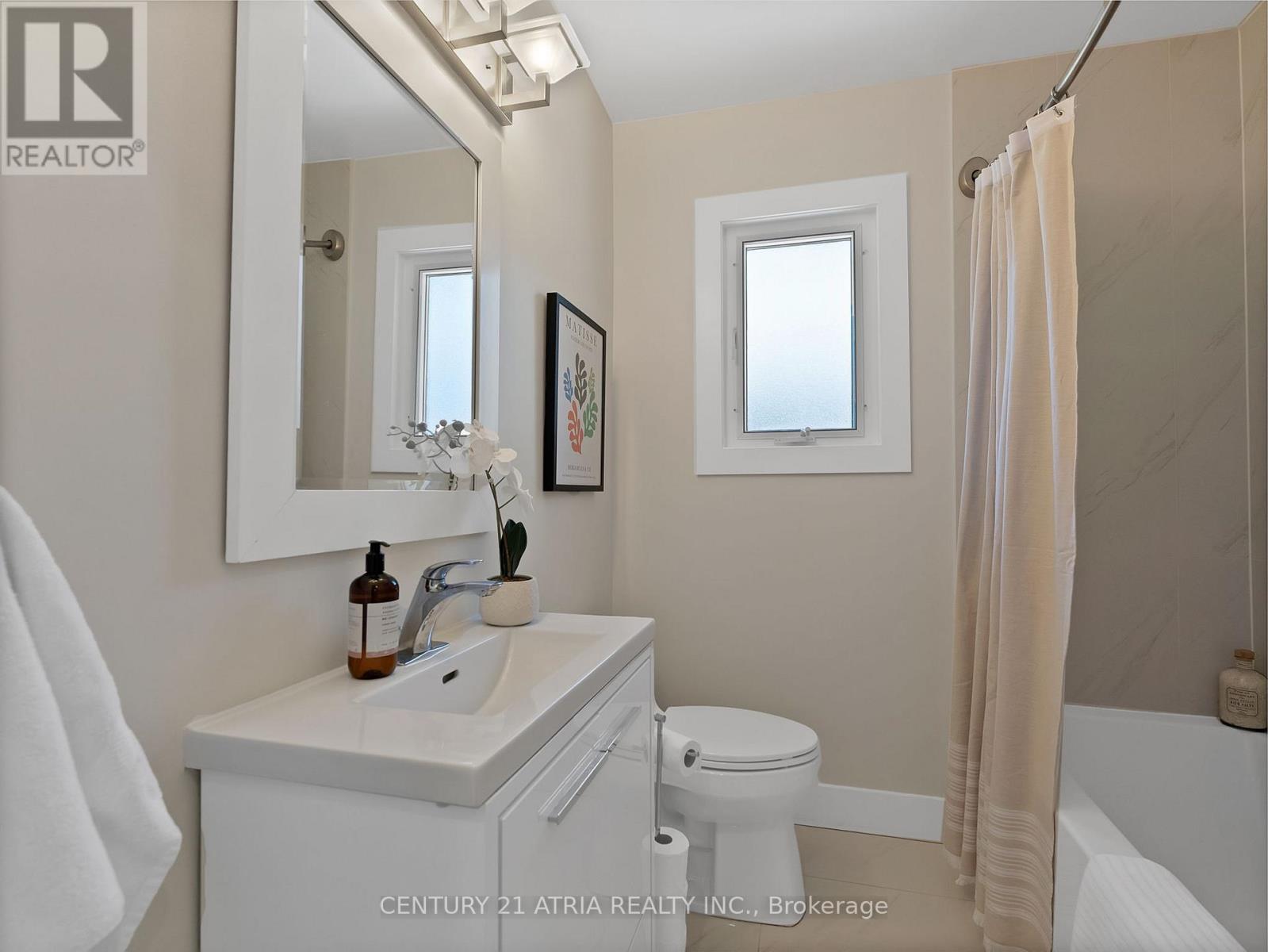 10 DUNROBIN DRIVE - 17