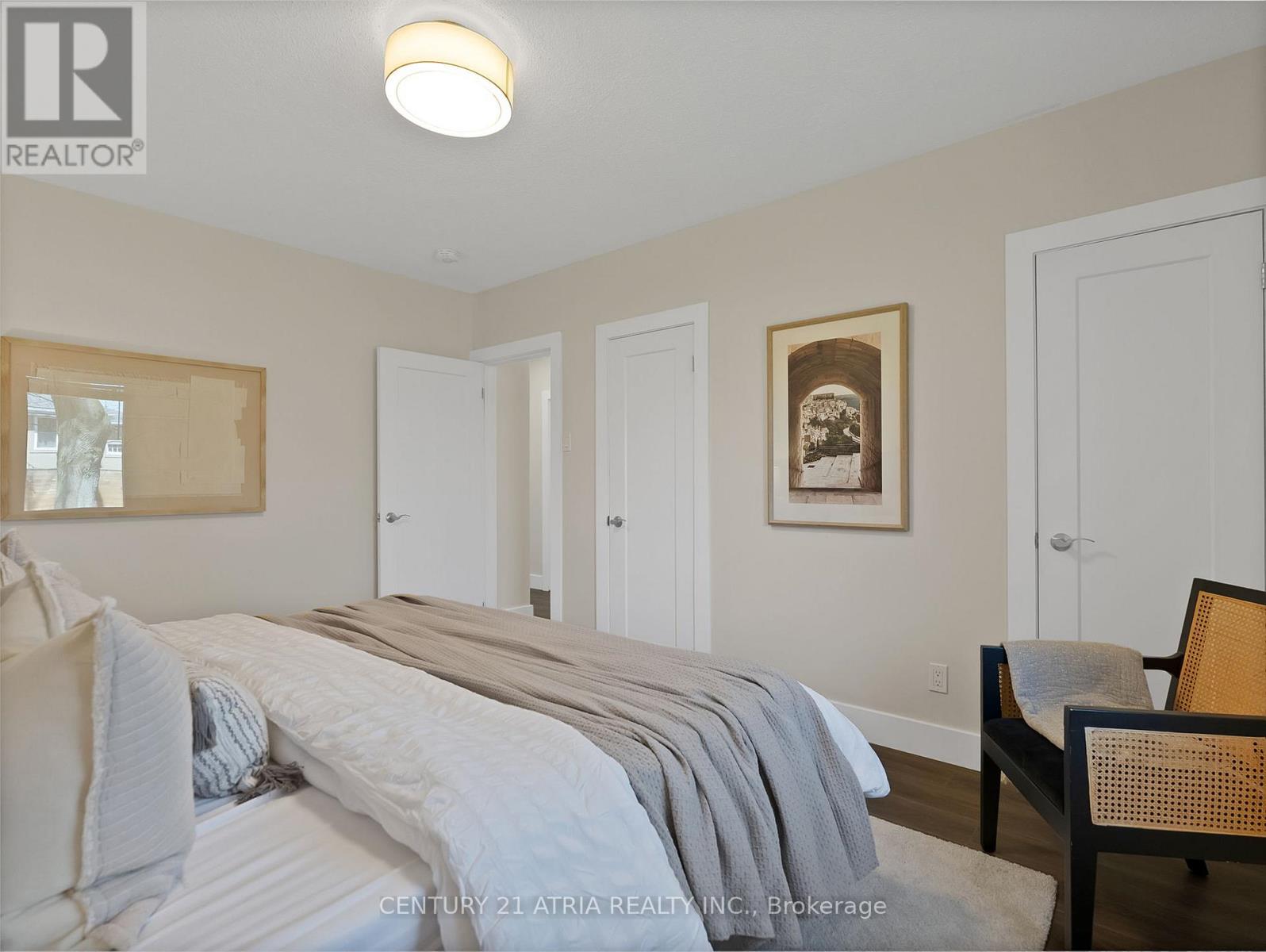 10 DUNROBIN DRIVE - 20