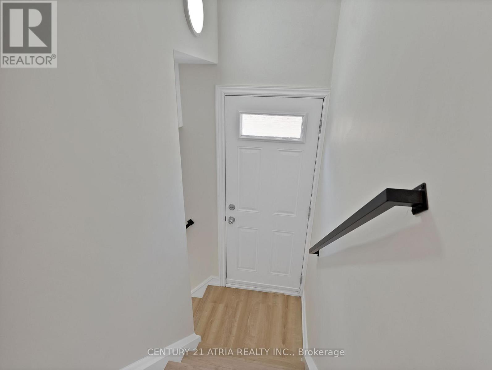 10 DUNROBIN DRIVE - 21