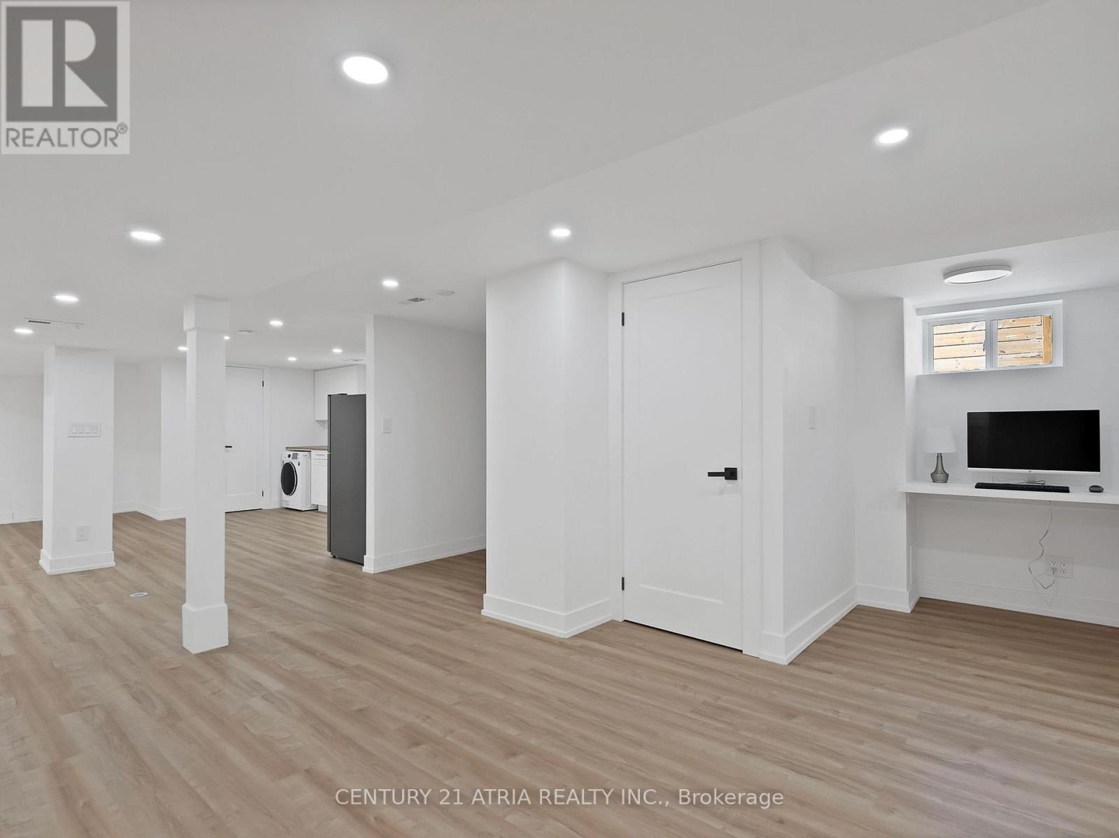 10 DUNROBIN DRIVE - 24