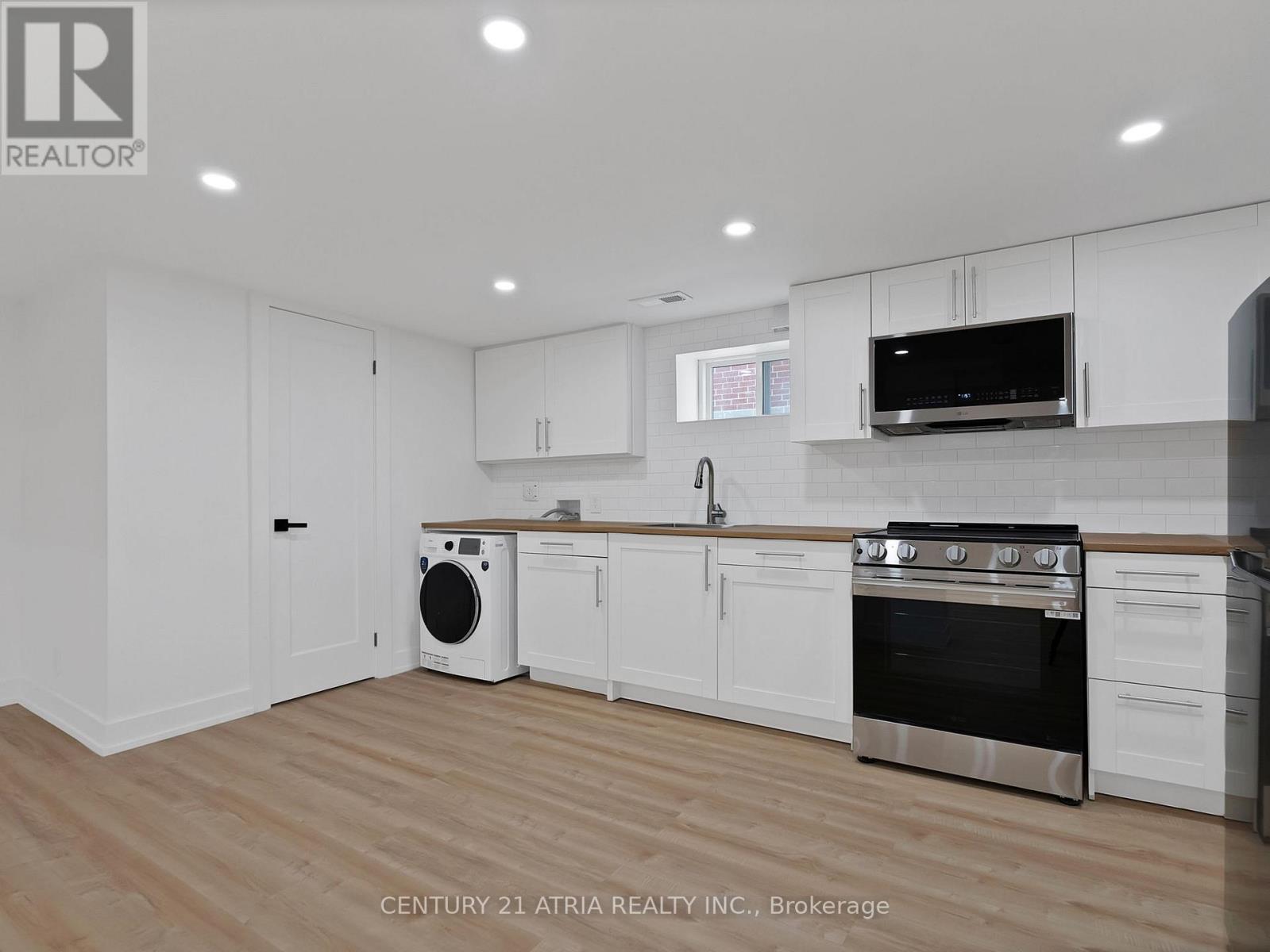 10 DUNROBIN DRIVE - 25