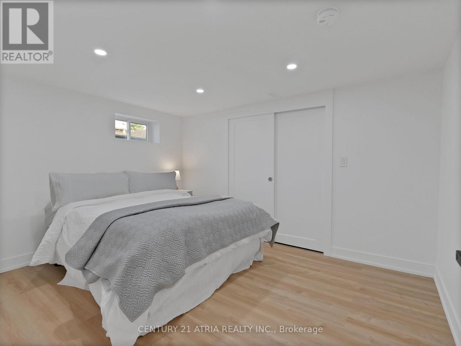 10 DUNROBIN DRIVE - 26