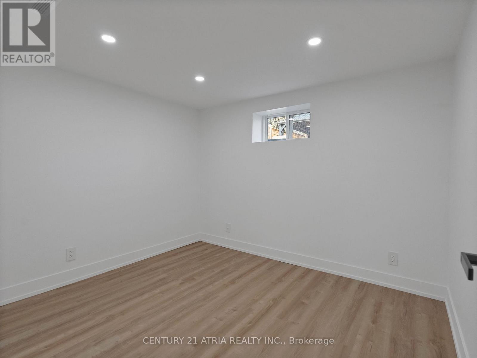 10 DUNROBIN DRIVE - 28