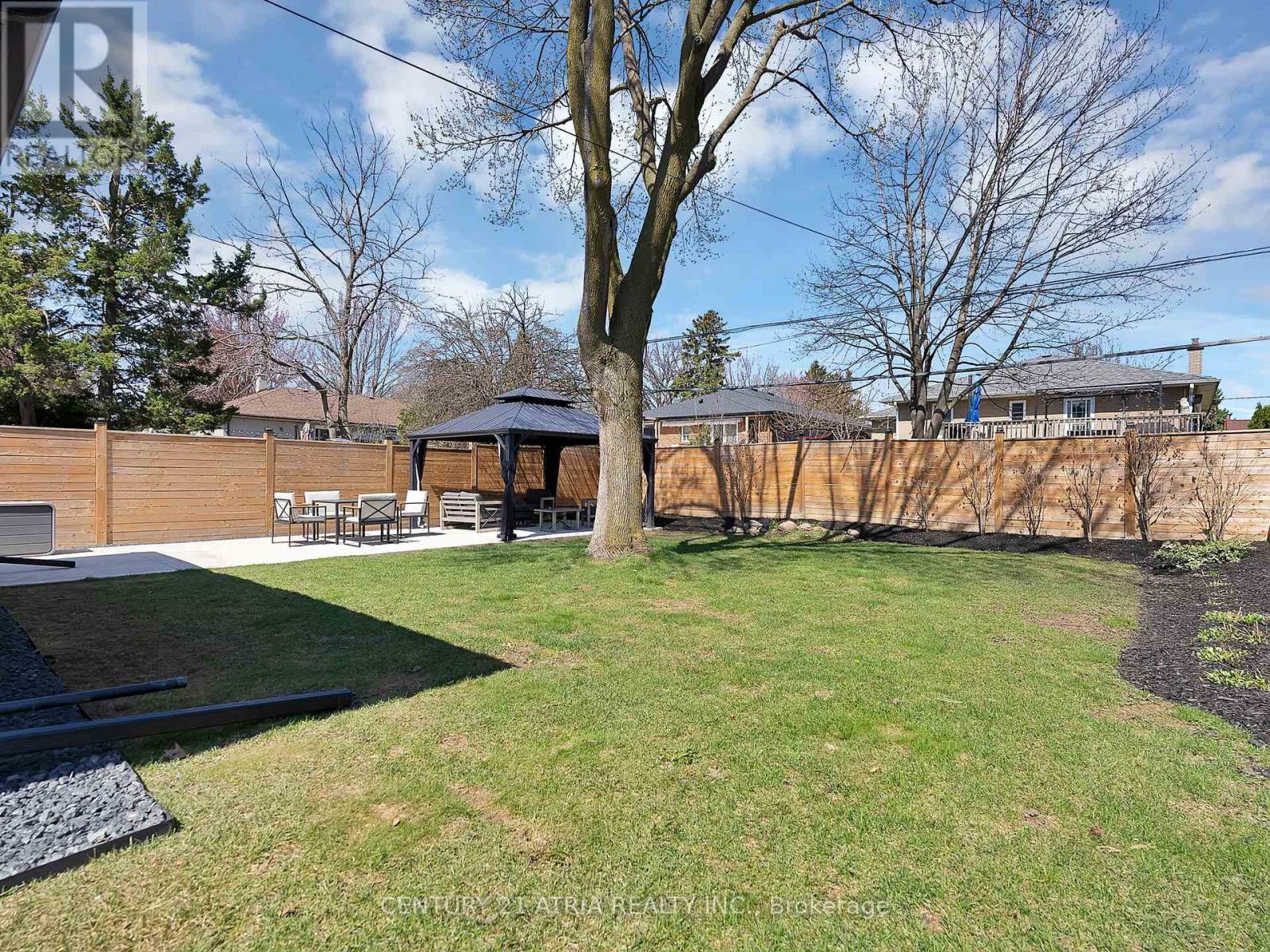 10 DUNROBIN DRIVE - 31