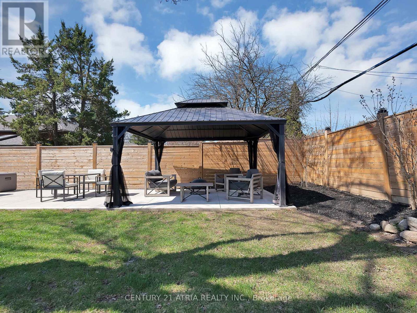 10 DUNROBIN DRIVE - 34