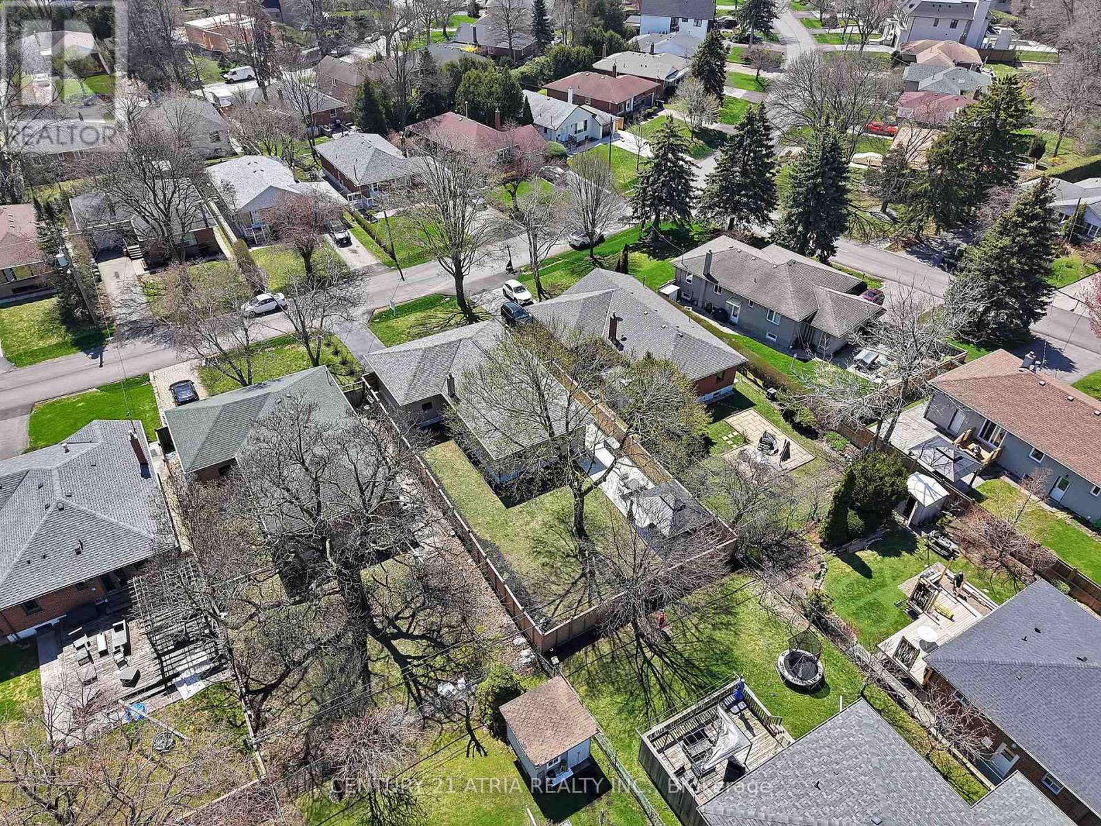 10 DUNROBIN DRIVE - 38