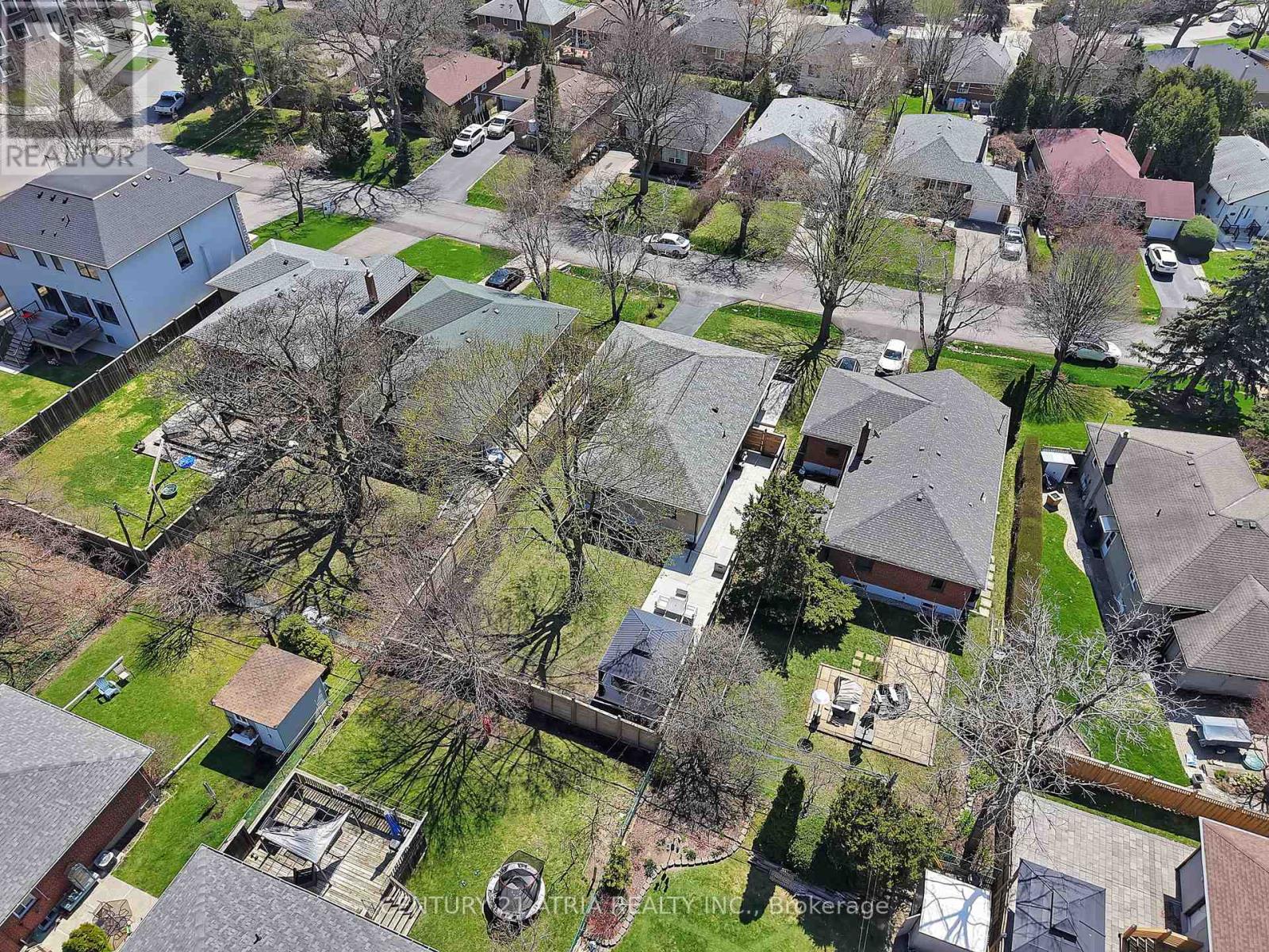 10 DUNROBIN DRIVE - 39