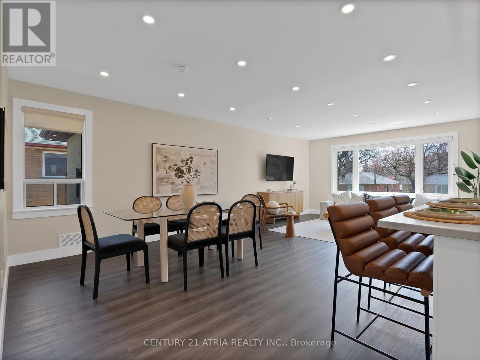 10 DUNROBIN DRIVE - 4