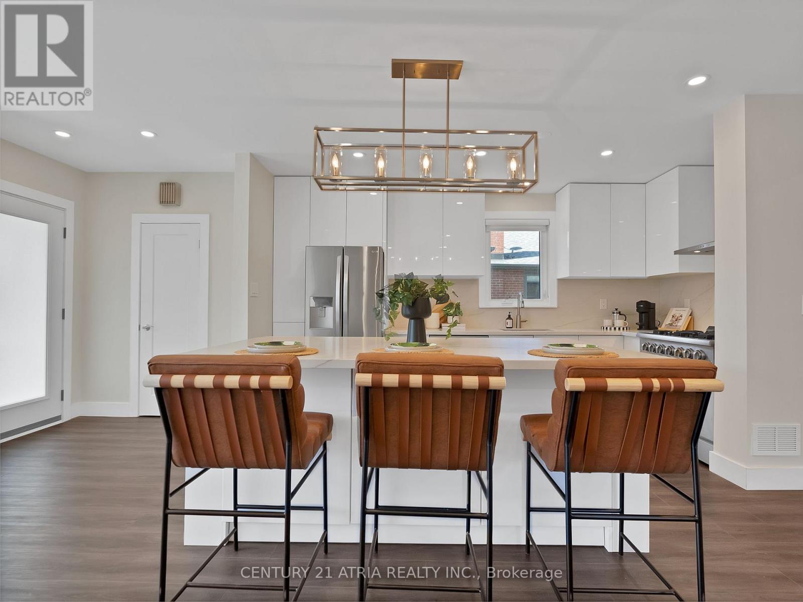 10 DUNROBIN DRIVE - 6