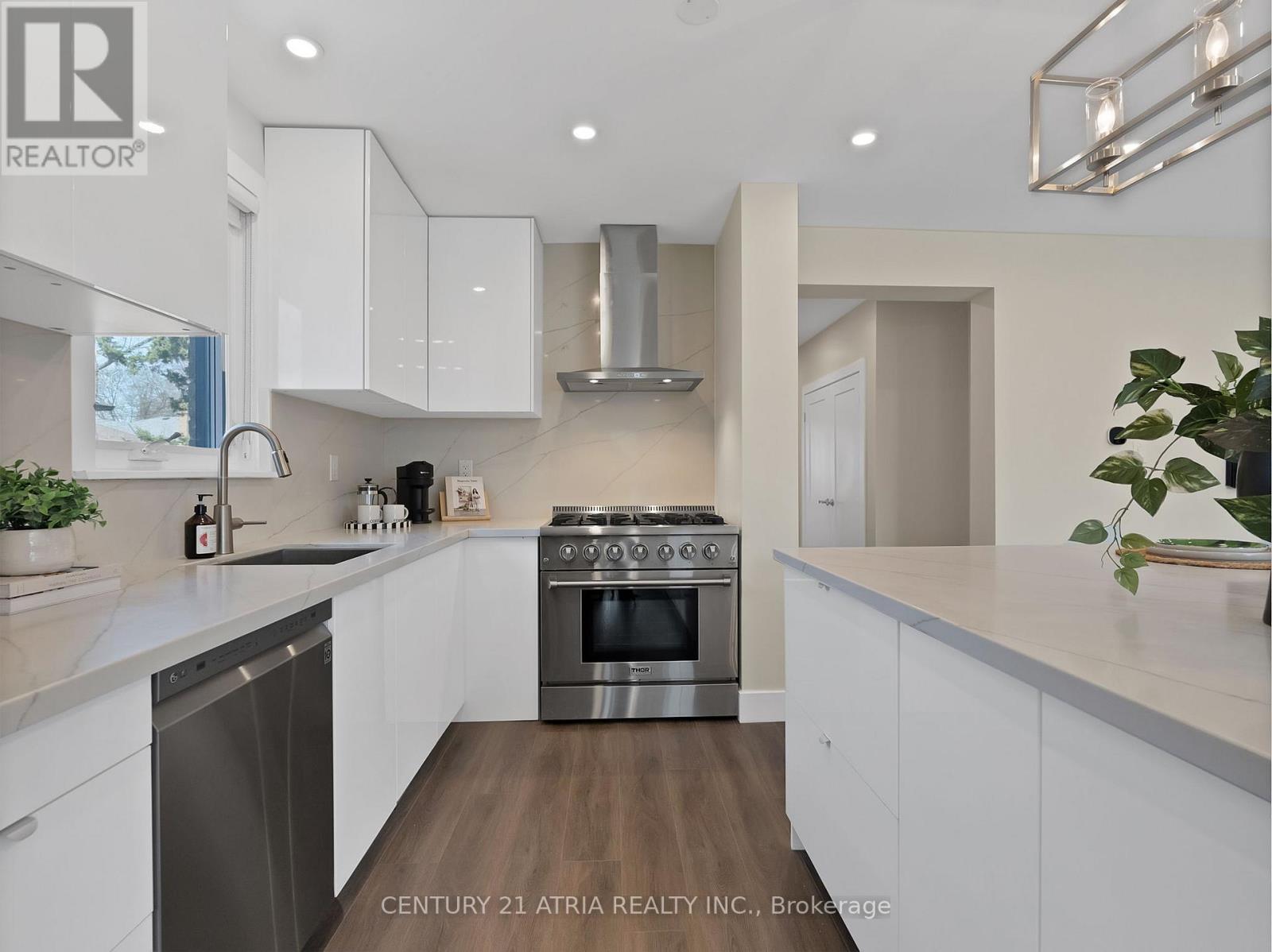 10 DUNROBIN DRIVE - 9
